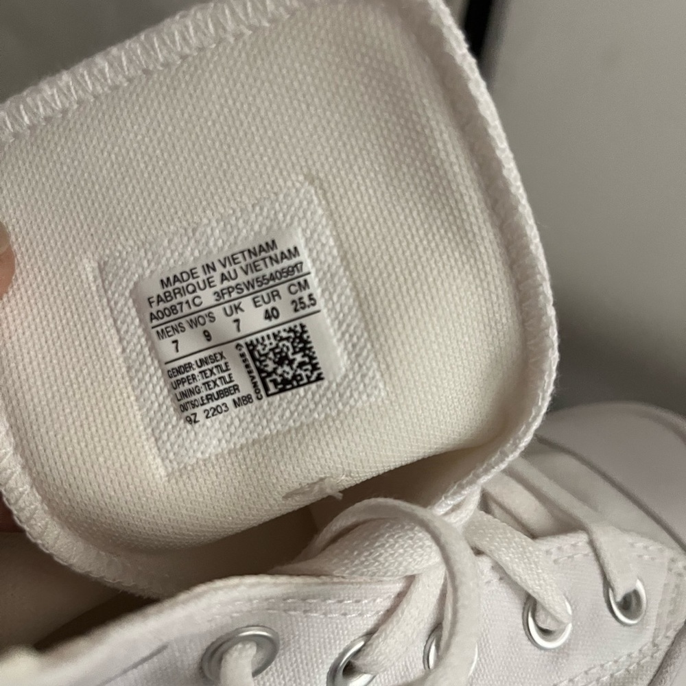 Chuck Taylor All Star Lugged 2.0 - W9 M7 - Picture 11 of 13
